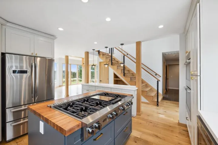 131 Tunitas Creek Road, Half Moon Bay, California 94019