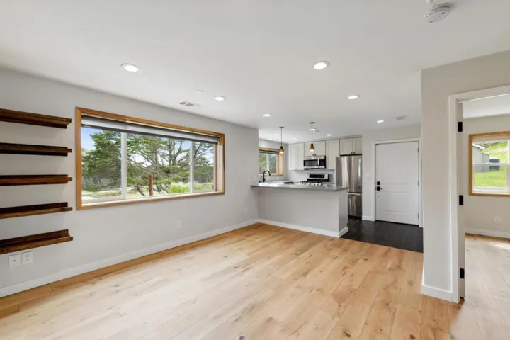 131 Tunitas Creek Road, Half Moon Bay, California 94019