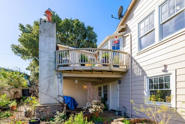 229 Locust Street, Pacific Grove, California 93950