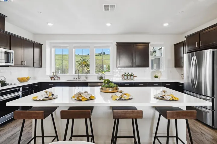 28851 Hideaway St, Hayward, California 94544