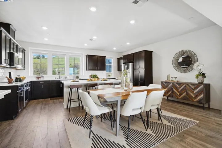 28851 Hideaway St, Hayward, California 94544