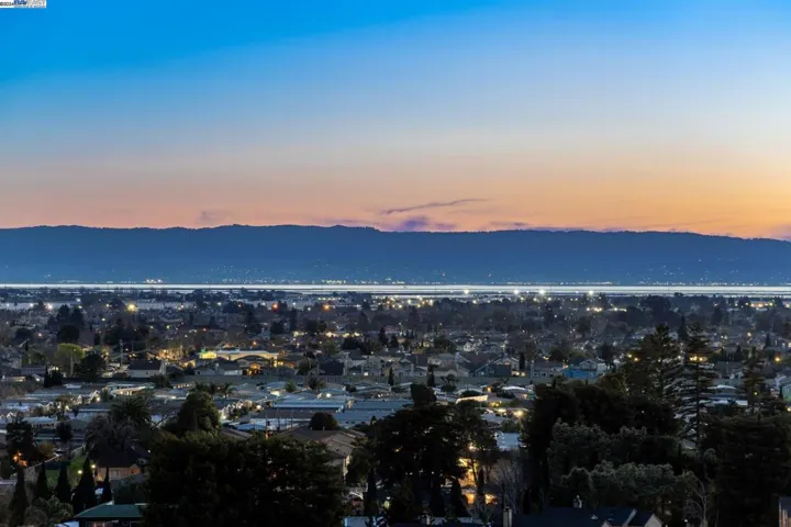 28851 Hideaway St, Hayward, California 94544