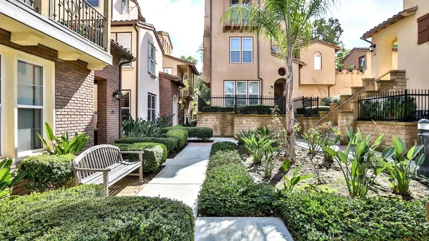 120 Tall Oak, Irvine, California 92603