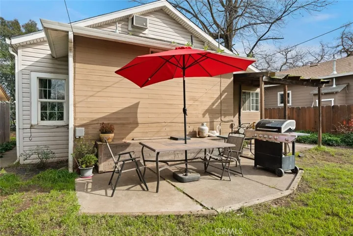 215 N Merrill Avenue, Willows, California 95988