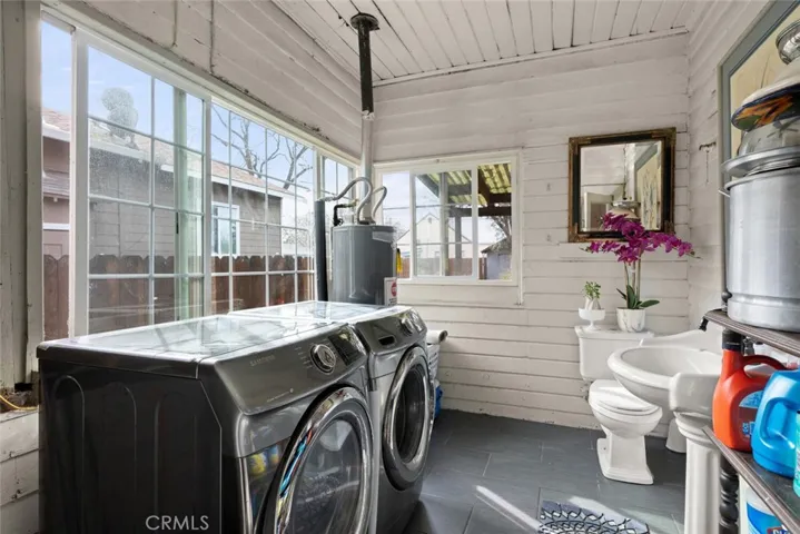 laundry with 1/2 bath