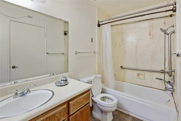 6079 La Prada Street, Los Angeles, California 90042