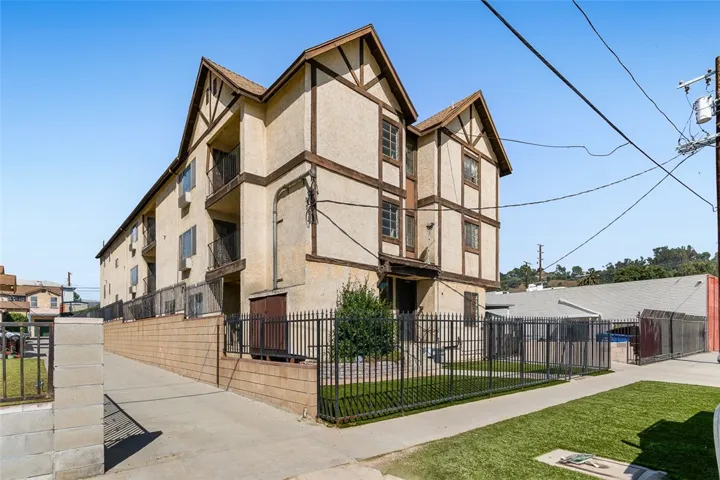 6079 La Prada Street, Los Angeles, California 90042