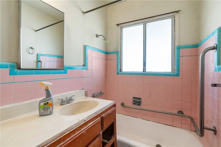 6817 N Figueroa Street, Los Angeles, California 90042