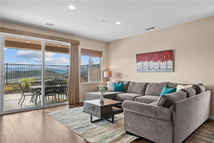 19708 Lanfranca Drive, Saugus, California 91350