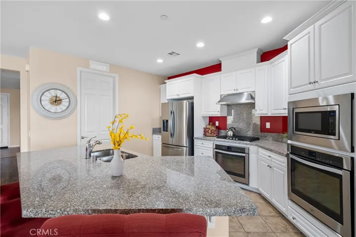 19708 Lanfranca Drive, Saugus, California 91350