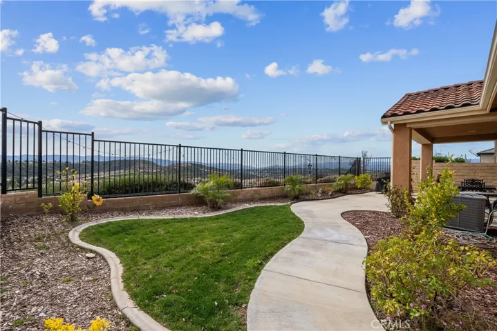 19708 Lanfranca Drive, Saugus, California 91350