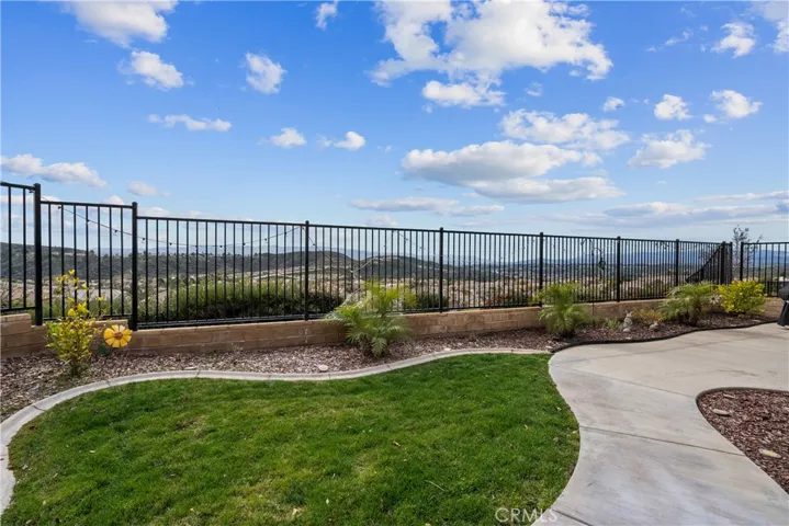 19708 Lanfranca Drive, Saugus, California 91350