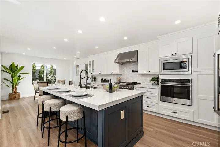 2501 N Poinsettia Avenue, Manhattan Beach, California 90266