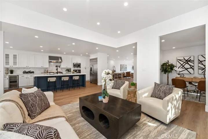 2501 N Poinsettia Avenue, Manhattan Beach, California 90266