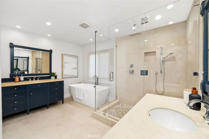 2501 N Poinsettia Avenue, Manhattan Beach, California 90266