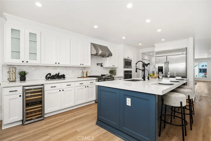 2501 N Poinsettia Avenue, Manhattan Beach, California 90266