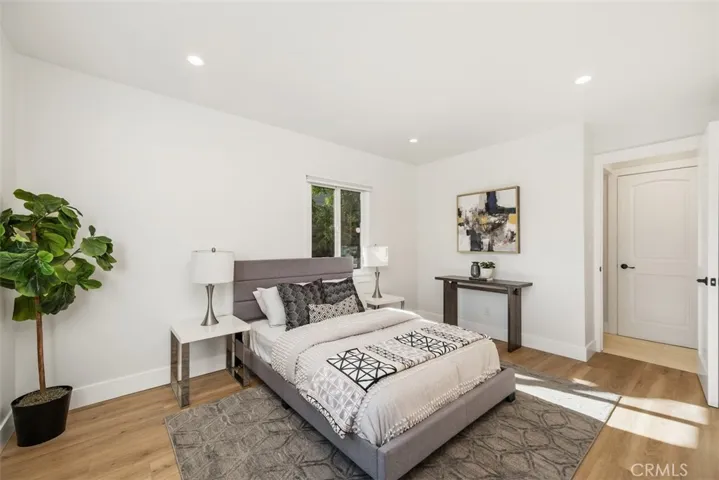 2501 N Poinsettia Avenue, Manhattan Beach, California 90266