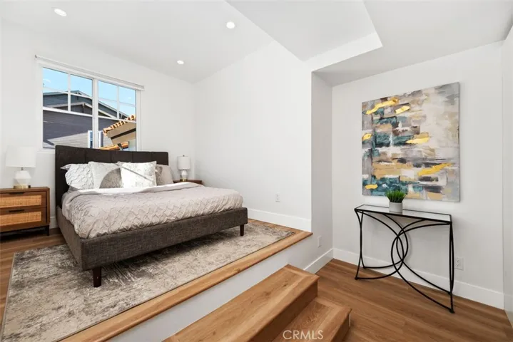 2501 N Poinsettia Avenue, Manhattan Beach, California 90266