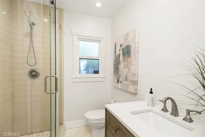 2501 N Poinsettia Avenue, Manhattan Beach, California 90266
