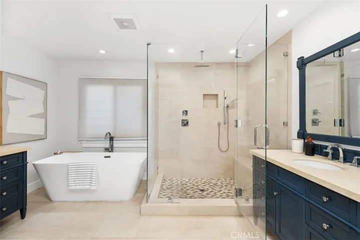 2501 N Poinsettia Avenue, Manhattan Beach, California 90266