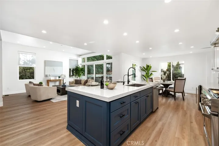 2501 N Poinsettia Avenue, Manhattan Beach, California 90266