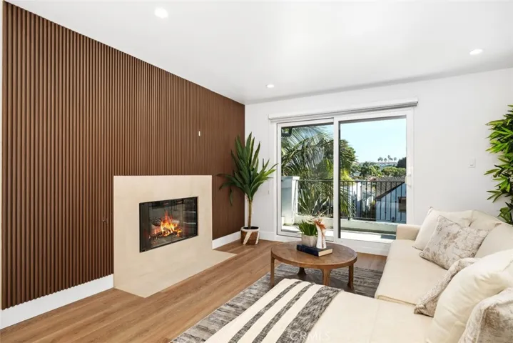 2501 N Poinsettia Avenue, Manhattan Beach, California 90266