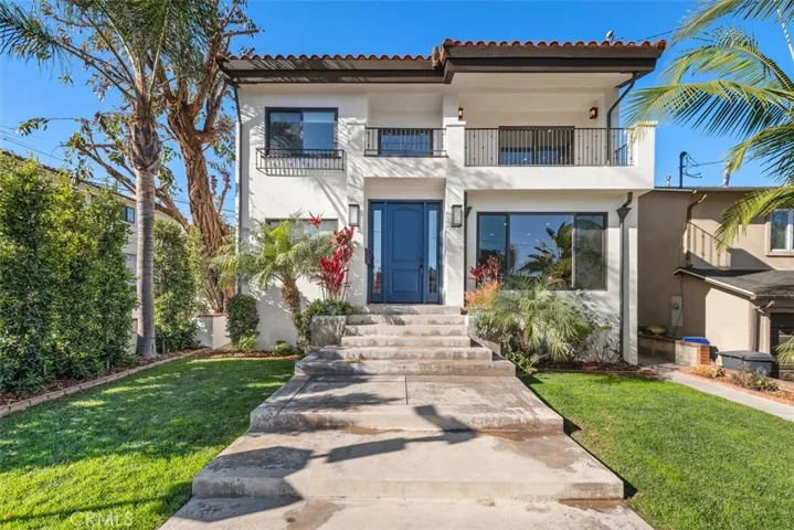 2501 N Poinsettia Avenue, Manhattan Beach, California 90266