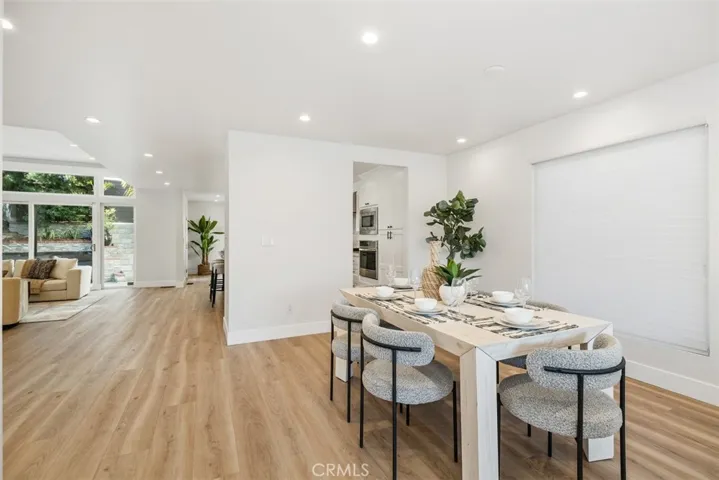 2501 N Poinsettia Avenue, Manhattan Beach, California 90266