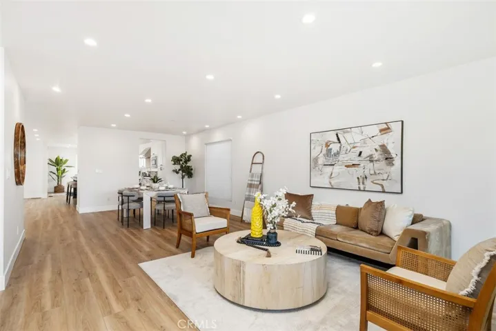 2501 N Poinsettia Avenue, Manhattan Beach, California 90266