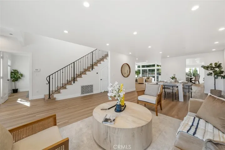 2501 N Poinsettia Avenue, Manhattan Beach, California 90266
