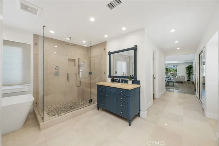 2501 N Poinsettia Avenue, Manhattan Beach, California 90266