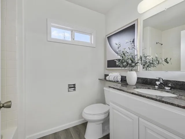 Hall Bath - Back House - 2nd Floor