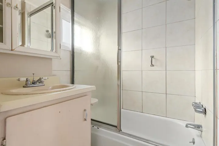 Front House - Bathroom