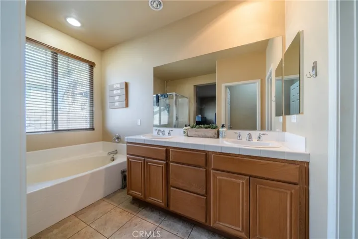 43713 Brandon Thomas Way, Lancaster, California 93536