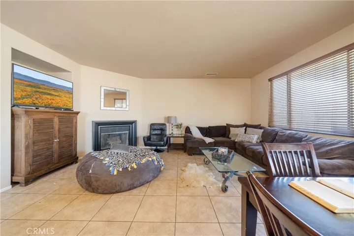 43713 Brandon Thomas Way, Lancaster, California 93536