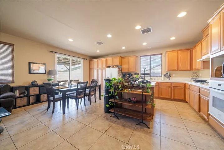 43713 Brandon Thomas Way, Lancaster, California 93536