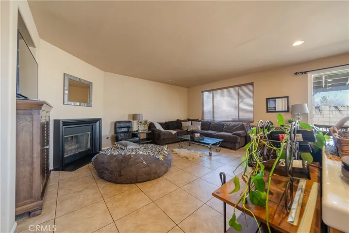 43713 Brandon Thomas Way, Lancaster, California 93536