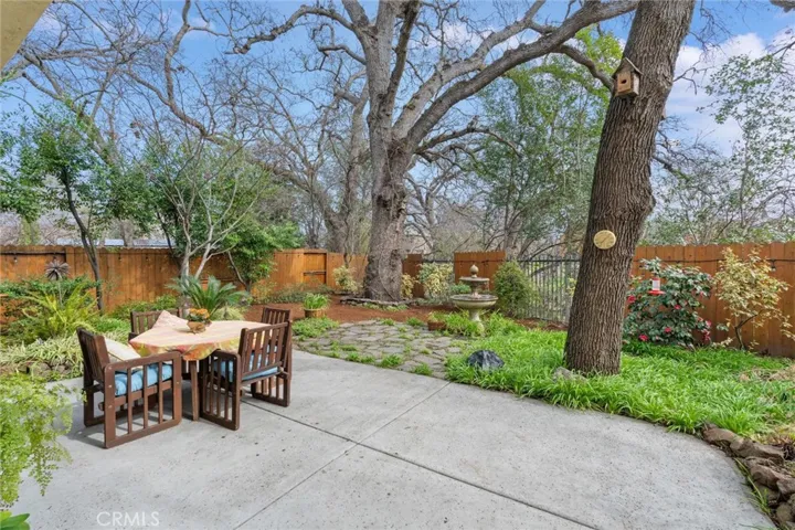 114 Secluded Oaks Court, Chico, California 95928