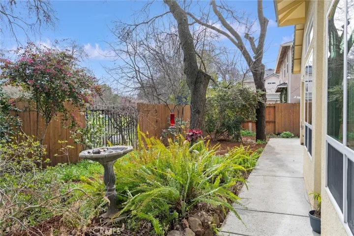 114 Secluded Oaks Court, Chico, California 95928