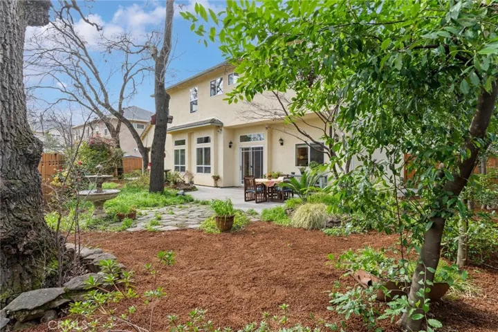 114 Secluded Oaks Court, Chico, California 95928