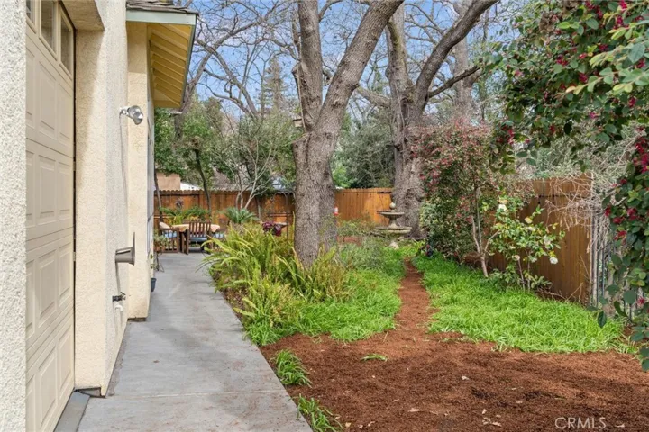 114 Secluded Oaks Court, Chico, California 95928
