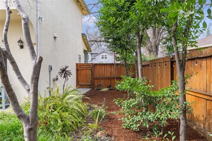 114 Secluded Oaks Court, Chico, California 95928