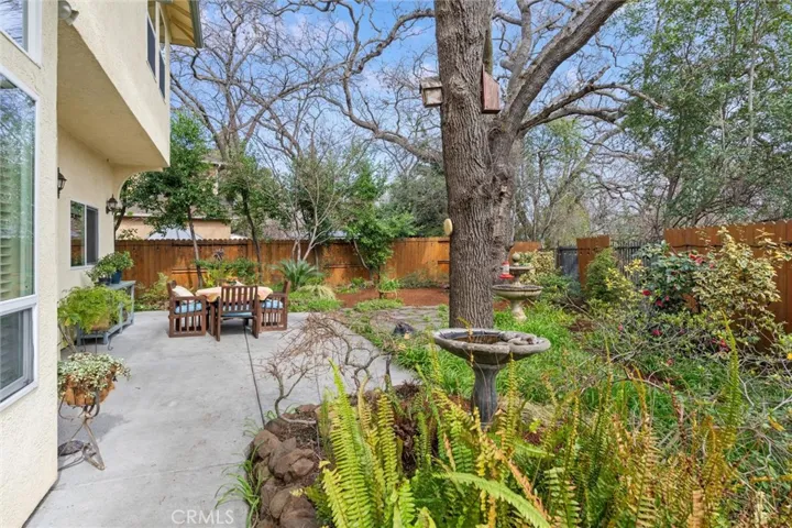 114 Secluded Oaks Court, Chico, California 95928