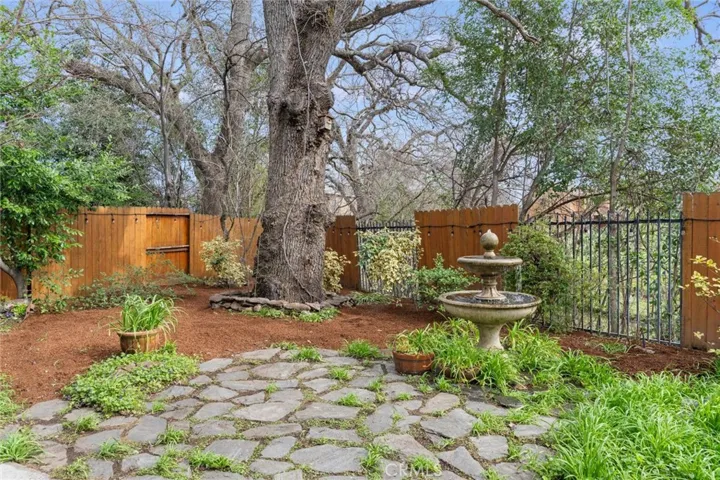 114 Secluded Oaks Court, Chico, California 95928