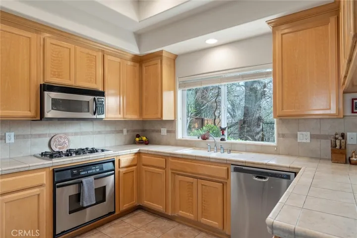 114 Secluded Oaks Court, Chico, California 95928