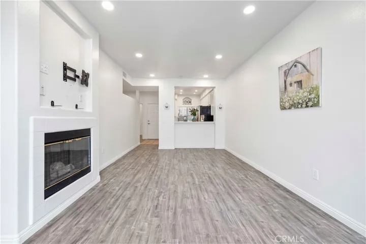 Living room / cozy fireplace