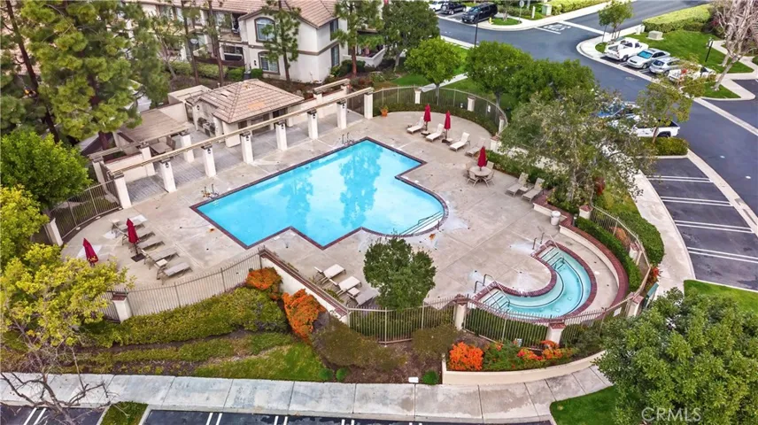 Community pool & Spa