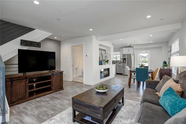 6160 S Pacific Coast Highway, Redondo Beach, California 90277