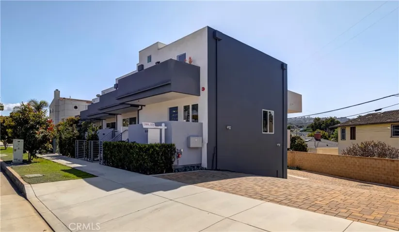 6160 S Pacific Coast Highway, Redondo Beach, California 90277