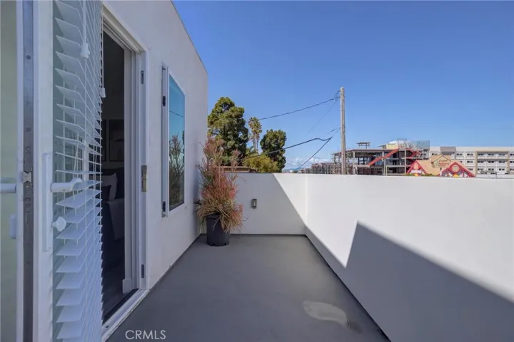 6160 S Pacific Coast Highway, Redondo Beach, California 90277